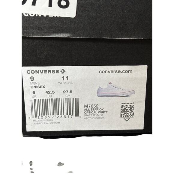 NWT Unisex White Short Converse 9M/ 11W main image 4